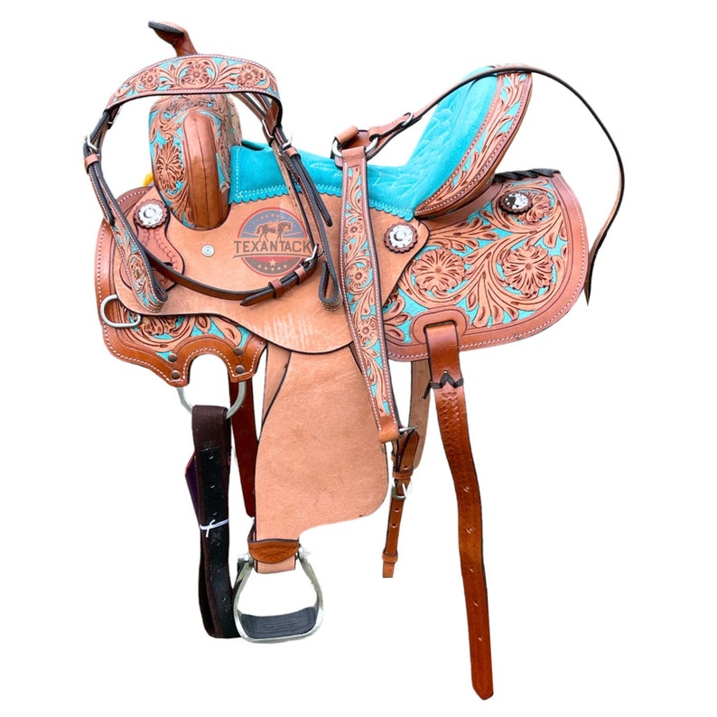 Handcrafted Western Saddle – 100% Genuine Leather with Floral Tooling &amp; Silver Conchos
